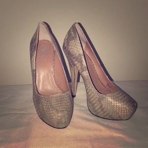 Vince Camuto heels